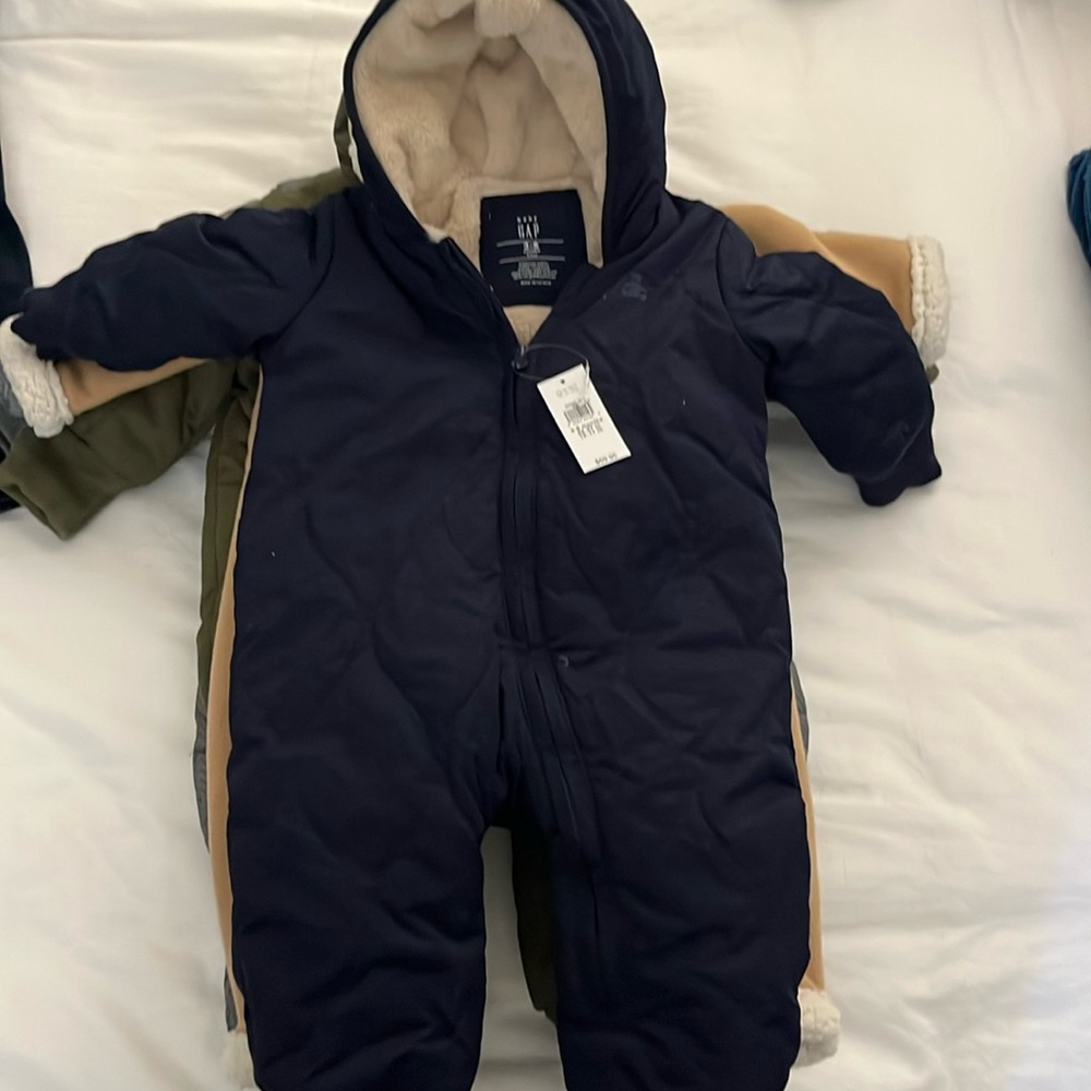 Baby gap infant onesie, cozy lined new with tags 3 to 6 months